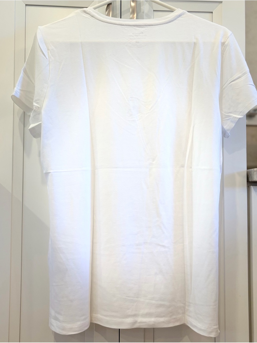NWT! ♥️ Banana Republic V Neck T Shirt - Picture 2 of 5